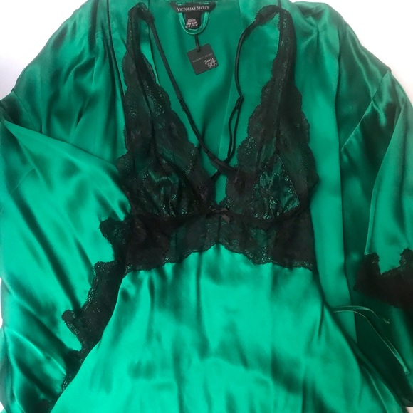 Victorias Secret Holiday Emerald Green Silk Robe and Satin & Lace Slip - S - NWT - Picture 1 of 12